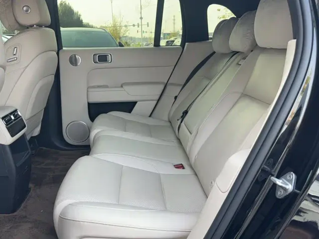 Li Auto L7 — Фото автомобиля 13