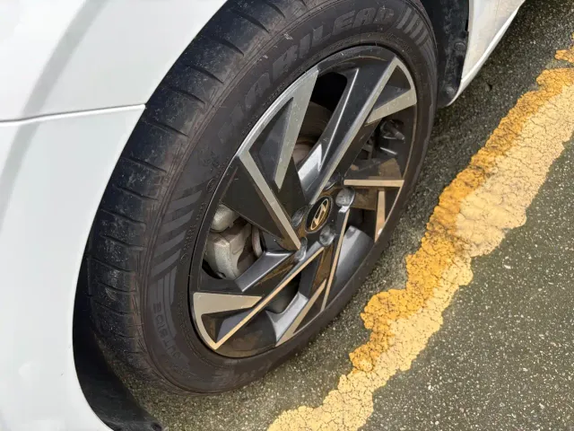 Hyundai Elantra — Фото автомобиля 4