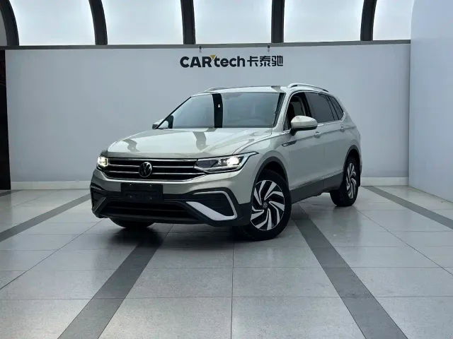 Фотография автомобиля — Volkswagen Tiguan L