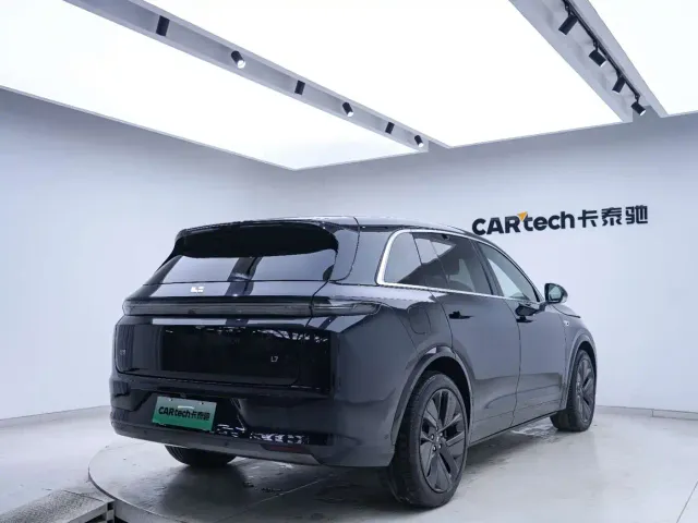 Li Auto L7 — Фото автомобиля 13