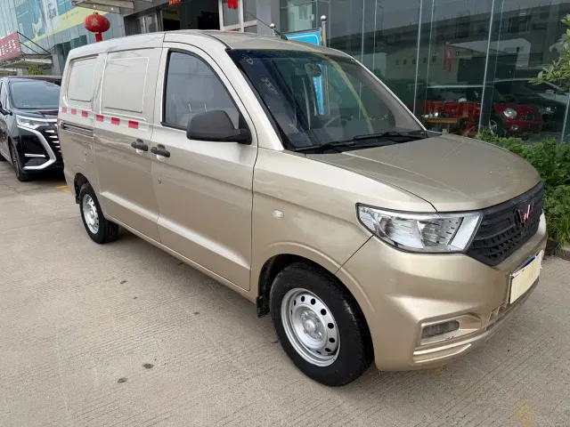 Wuling Hongguang V — Фото автомобиля 3
