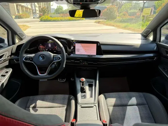 Volkswagen Golf GTI — Фото автомобиля 5