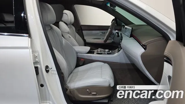 Genesis GV70 — Фото автомобиля 26