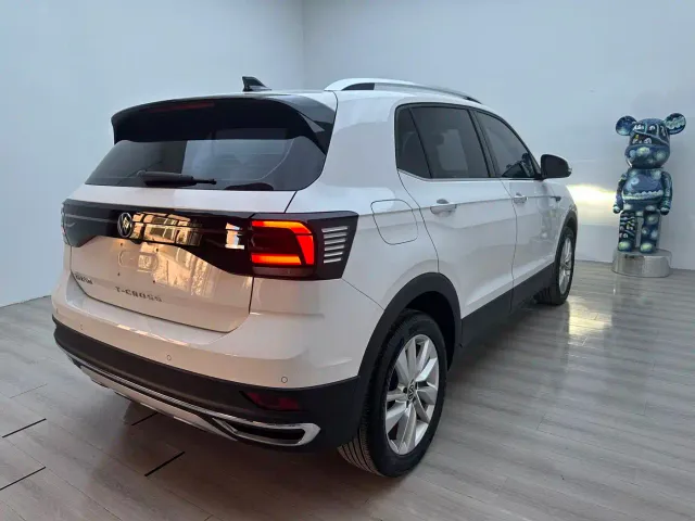 Volkswagen T-Cross — Фото автомобиля 5