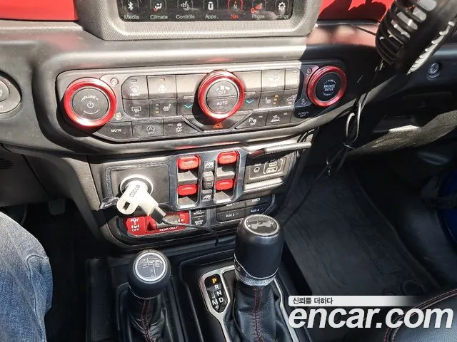 Jeep Wrangler JL — Фото автомобиля 18