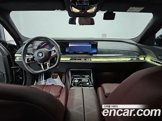 BMW 7-Series 7 серия (G70) 740i sDrive M Sport — Фото автомобиля 4