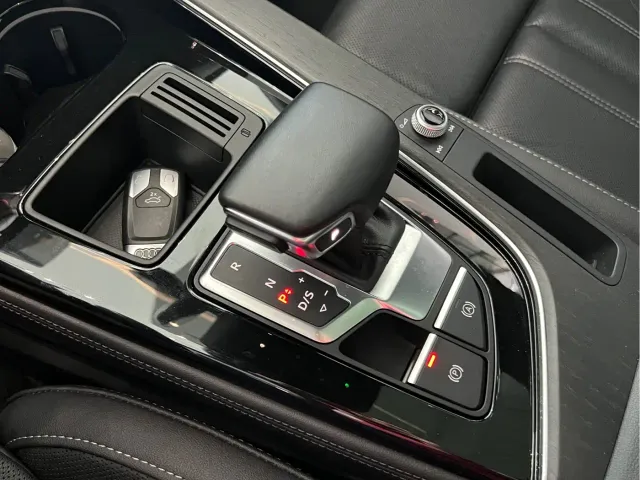 Audi A4L — Фото автомобиля 12