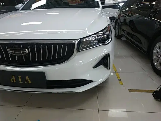 Geely Emgrand — Фото автомобиля 23