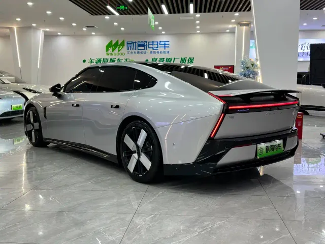 Xpeng P7 — Фото автомобиля 13