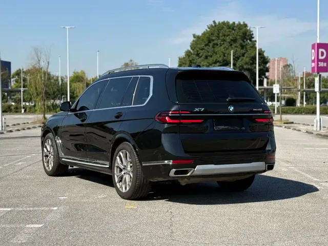 BMW X7 — Фото автомобиля 5