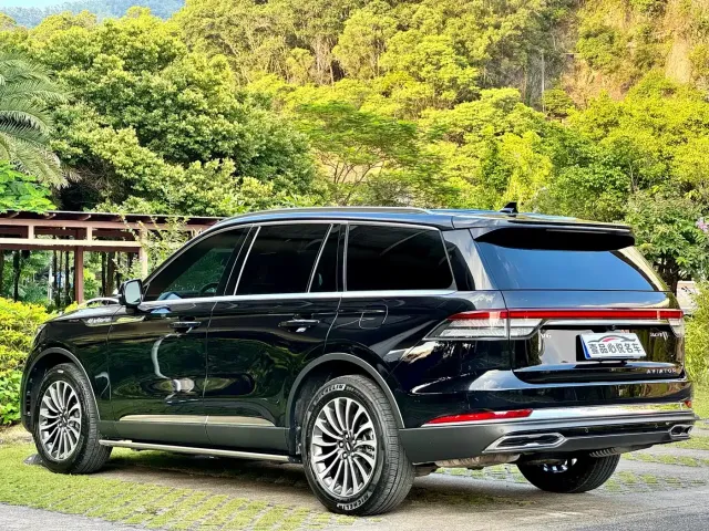 Lincoln Aviator — Фото автомобиля 17