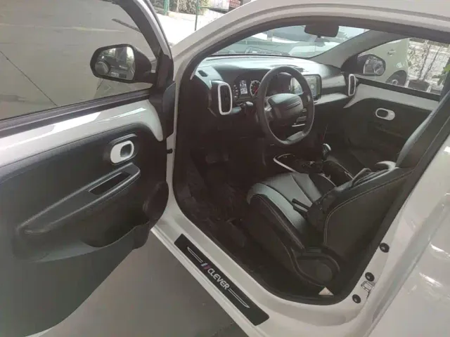 Roewe Clever — Фото автомобиля 14