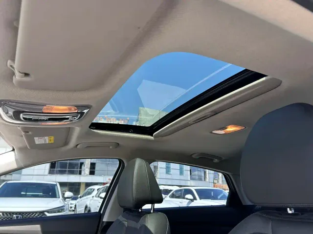 Hyundai Elantra — Фото автомобиля 9