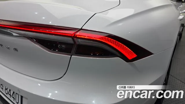 Hyundai Grandeur (New) Hybrid — Фото автомобиля 8