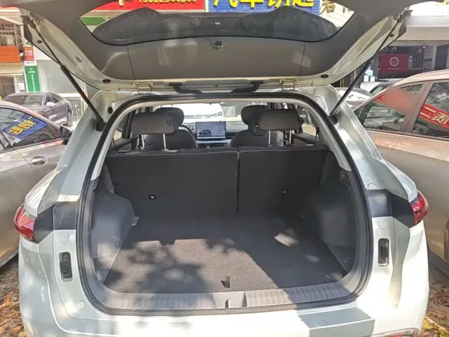 Besturn Yueyi 03 2025 445km Premium Selection Edition — Фото автомобиля 11