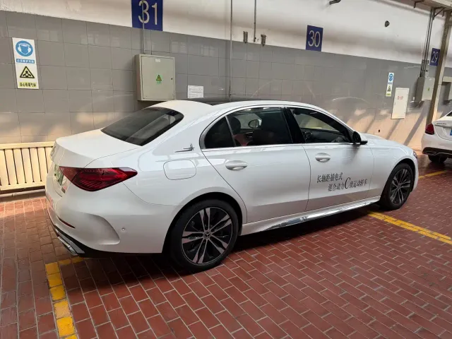 Mercedes-Benz C-Class — Фото автомобиля 2