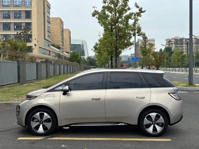 Baojun Baojun Cloud 2023 460 Max — Фото автомобиля 14