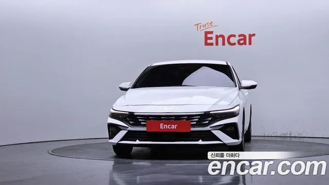 Hyundai Avante — Фото автомобиля 3