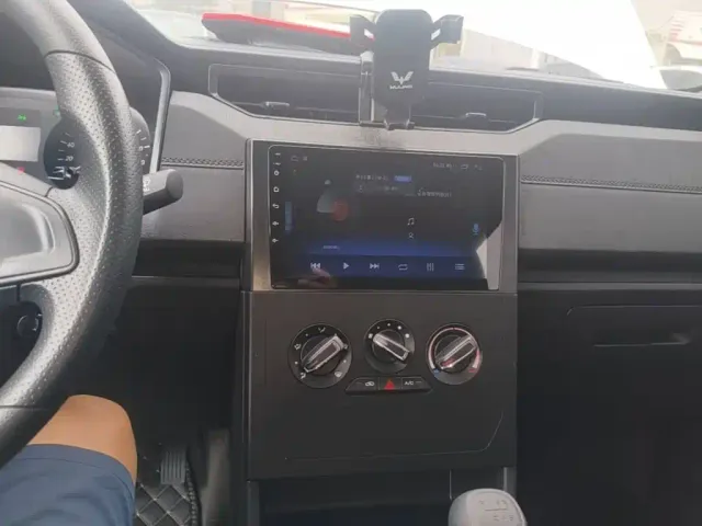 Wuling Hongguang Plus — Фото автомобиля 12