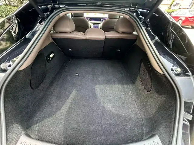 IM Motors L6 — Фото автомобиля 14