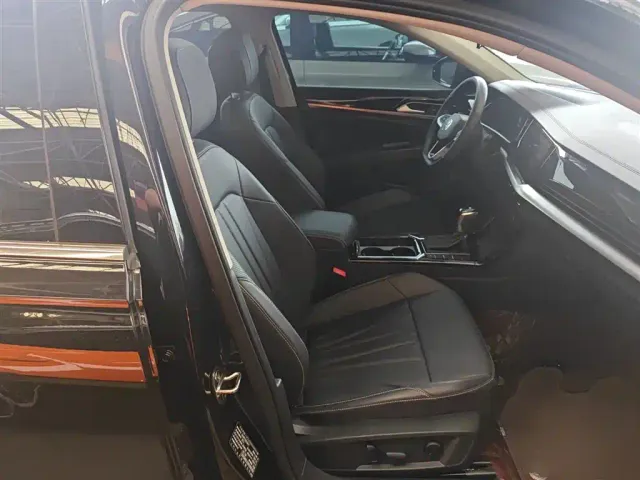 Volkswagen Passat — Фото автомобиля 24