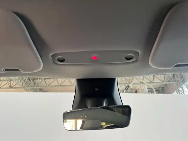 Tesla Model Y — Фото автомобиля 27