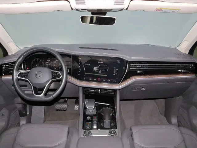 Volkswagen Touareg — Фото автомобиля 16