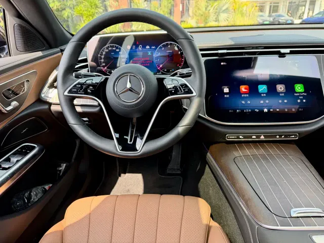 Mercedes-Benz E-Class — Фото автомобиля 11