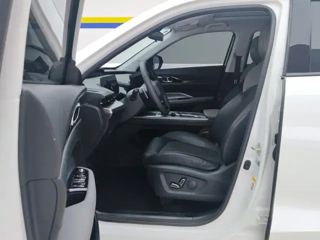 Changan Z6 — Фото автомобиля 9