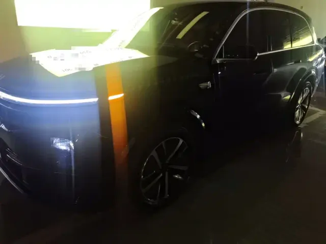 Li Auto L8 — Фото автомобиля 2