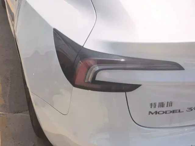 Tesla Model 3 — Фото автомобиля 6