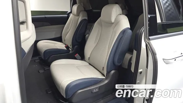 Kia Carnival Generation 4 — Фото автомобиля 17