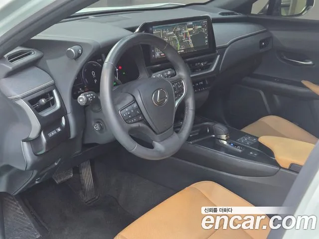 Lexus UX — Фото автомобиля 4