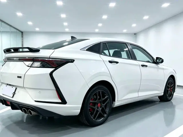 Dongfeng Yixuan — Фото автомобиля 9