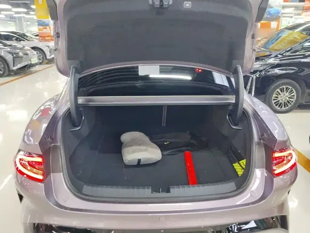 Xiaomi Auto Xiaomi SU7 2024 AWD Extended Range Advanced Smart Driving Max Edition — Фото автомобиля 18
