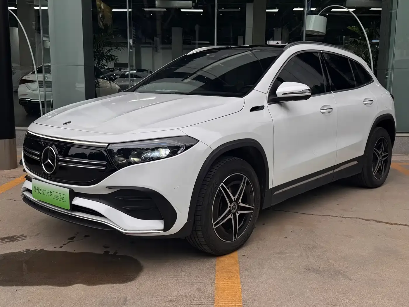 Фотография автомобиля — Mercedes-Benz EQA