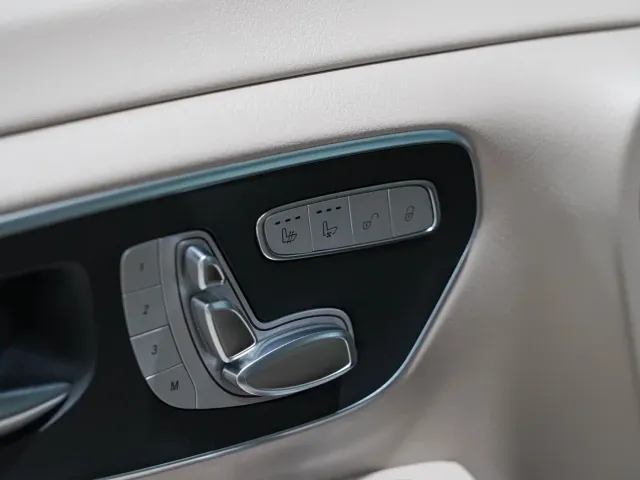 Mercedes-Benz V-Class — Фото автомобиля 12
