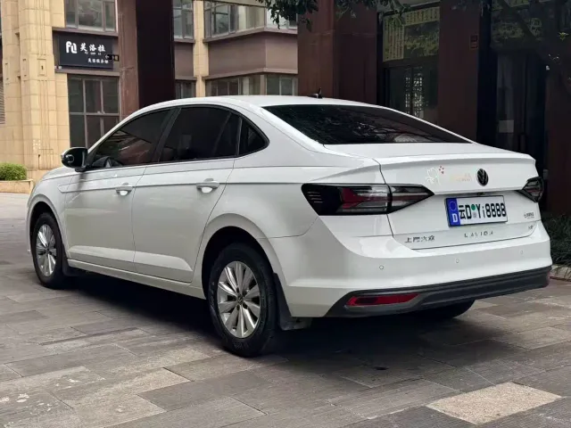 Volkswagen Lavida — Фото автомобиля 7