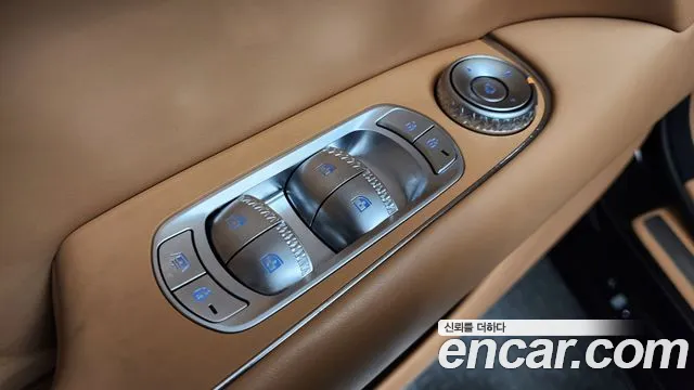 Genesis G90 Бензин 3.5 турбо AWD — Фото автомобиля 26