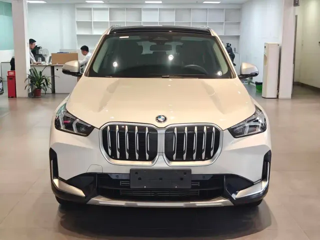 BMW X1 — Фото автомобиля 2