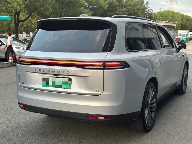 Leapmotor C16 — Фото автомобиля 12
