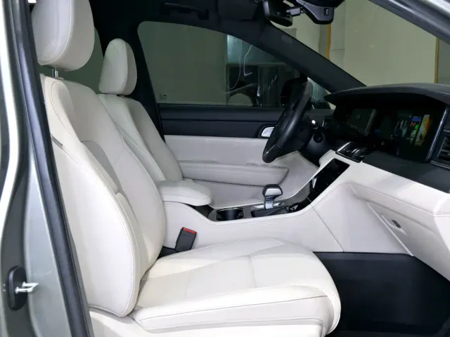 Li Auto ONE — Фото автомобиля 12