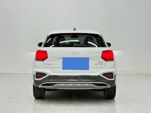 Audi Q2L — Фото автомобиля 10