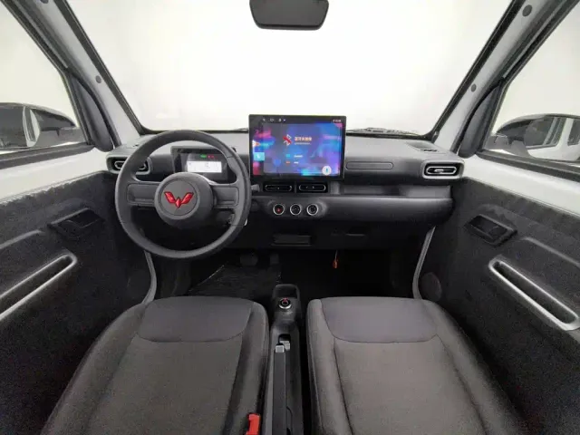 Wuling Zhiguang NEV — Фото автомобиля 5