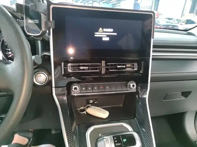Haval M6 — Фото автомобиля 12