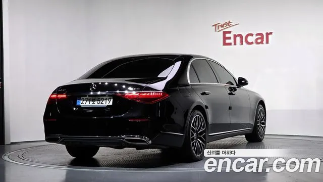 Mercedes-Benz S-Class — Фото автомобиля 2