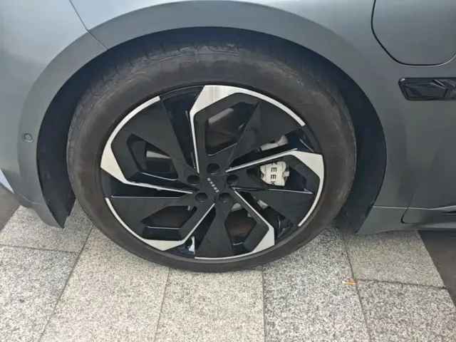 ZEEKR Zeekr 001 2021 Ultra Long Range Dual Motor YOU Edition — Фото автомобиля 22