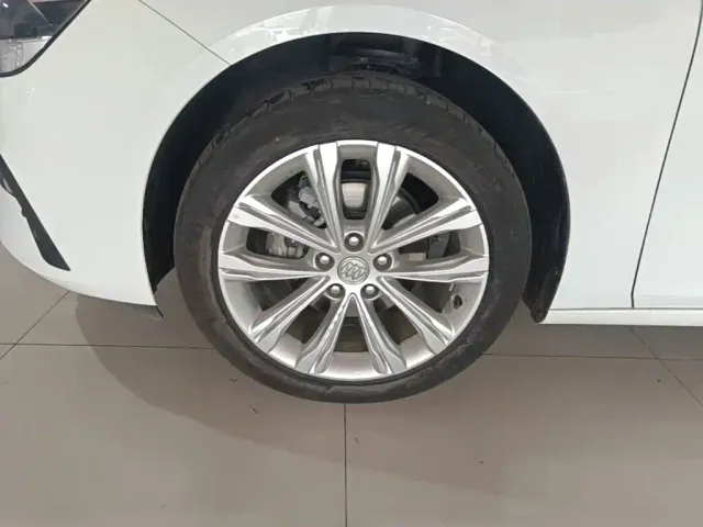 Buick Regal — Фото автомобиля 22