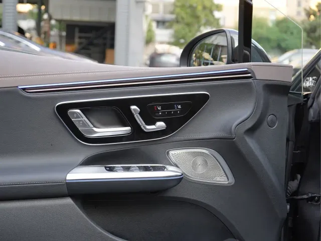 Mercedes-Benz EQE AMG — Фото автомобиля 14