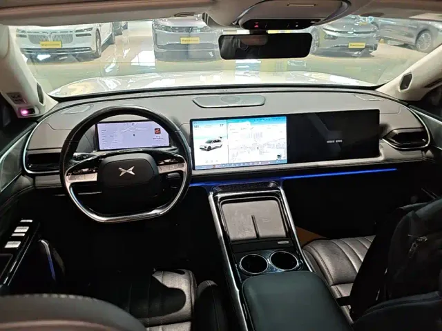 Xpeng G9 — Фото автомобиля 9